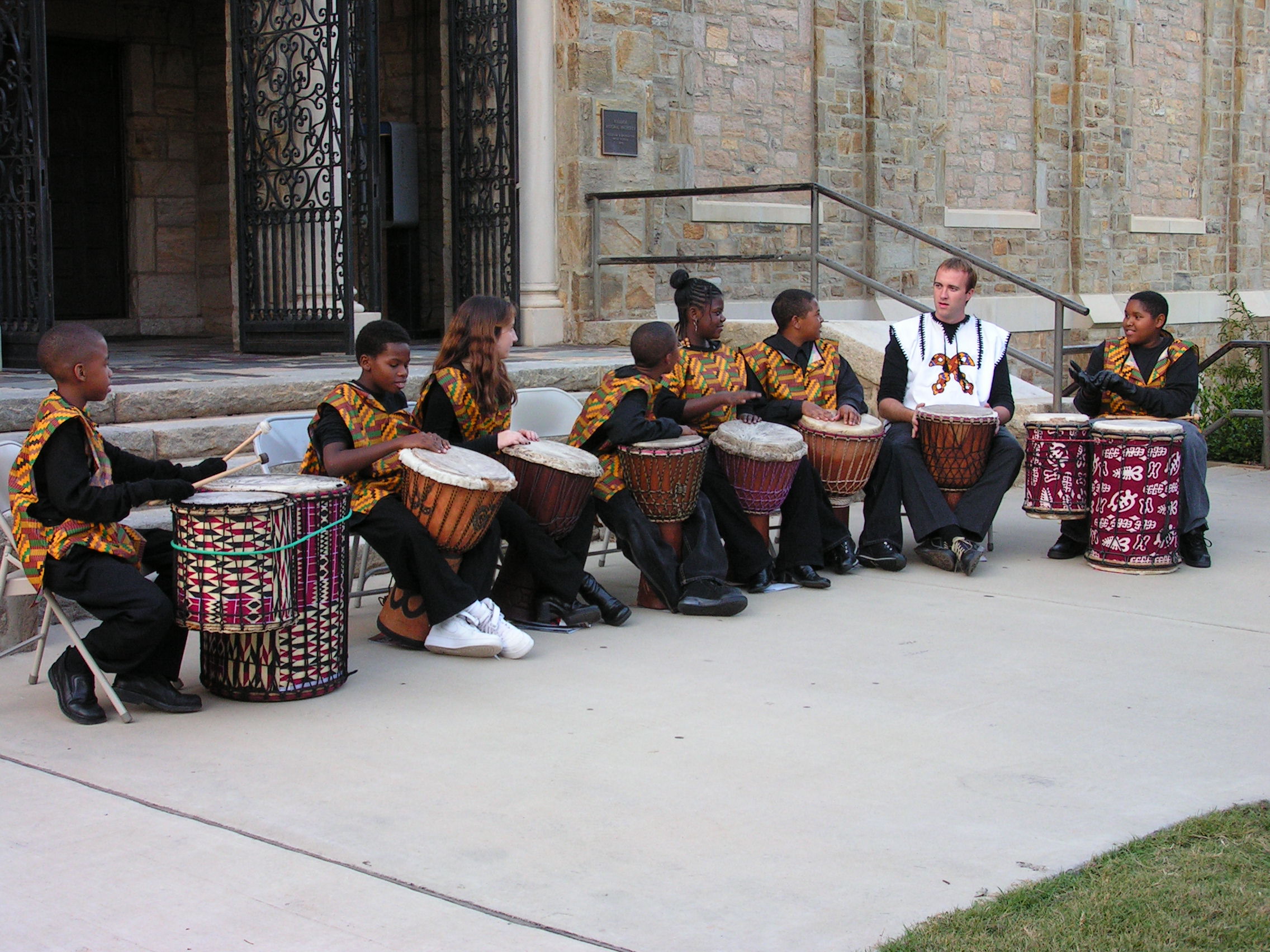 ./2006/African Drums/AfrdrumsPeaceBroughton210022.JPG